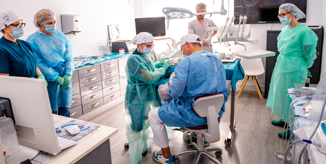 La cirugía dental comienza mucho antes del quirófano