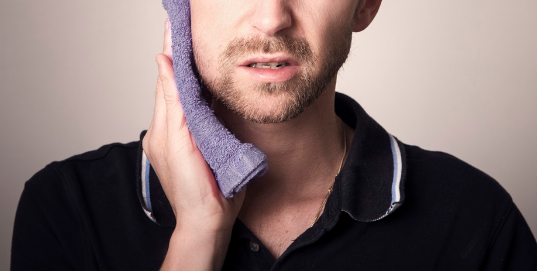 Cómo bajar un flemón dental rápidamente: síntomas, causas y tratamiento